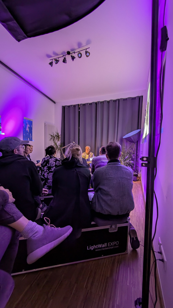 Vorlesung bei THE MALAMUTE Bar & Gallery